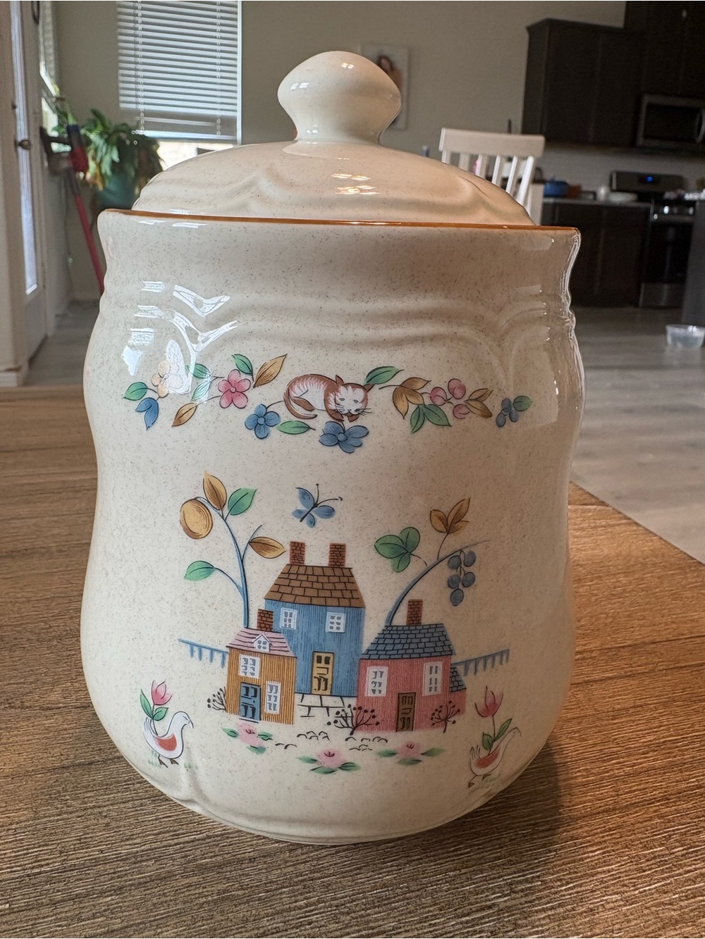 Vintage International Heartland Farmhouse Stoneware Canister